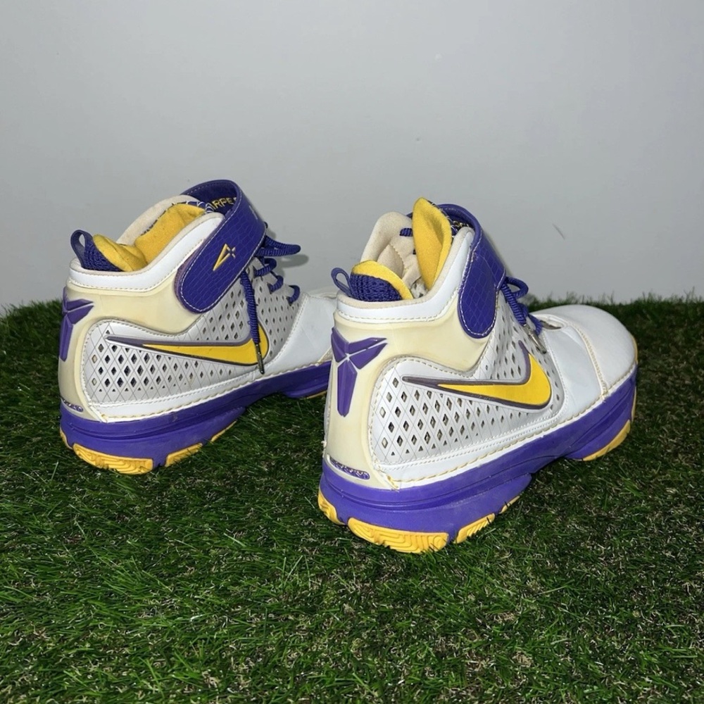 Nike Kobe Basketball Shoes - White, Yellow, Purple Size 11 Men’s - Picture 6 of 8